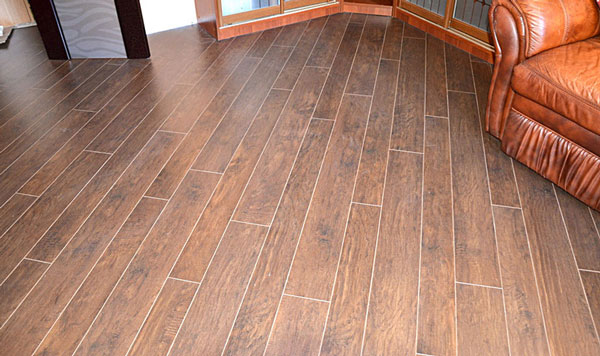 Как уложить ламинат на пол правильно своими руками? Схемы укладки и калькулятор расчета потребности материала foto 1