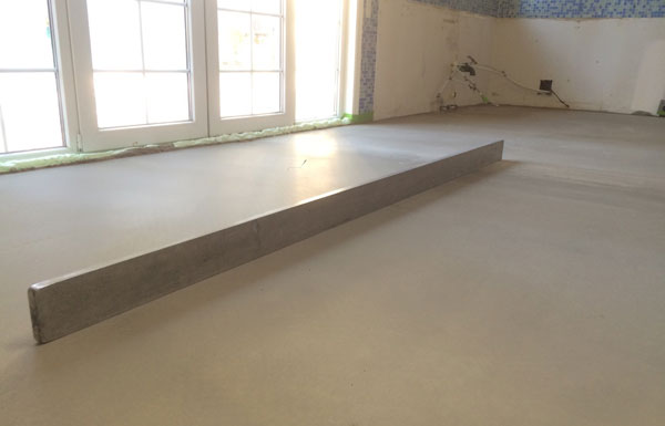 Способы выравнивания пола из бетона и дерева. Как выровнять пол своими руками? foto 1