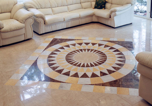 Краткие описания и фото полов из различных материалов. Ламинат и плитка в интерьере дома foto 1