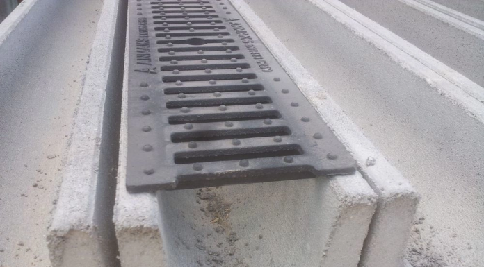 Бетонные лотки: достоинства и особенности