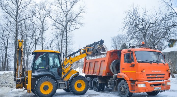 Где заказать вывоз снега в Москве