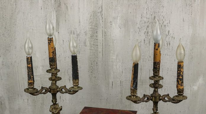 Антикварные настольные лампы в интерьере