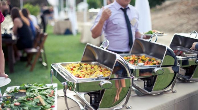 Преимущества услуг выездного кейтеринга