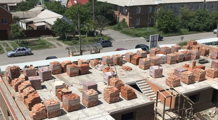 Обзор лучших материалов для строительства стен сезонных дачных домов и загородных коттеджей