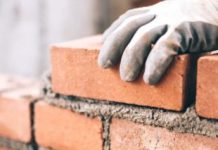 как своими руками построить кирпичный дом