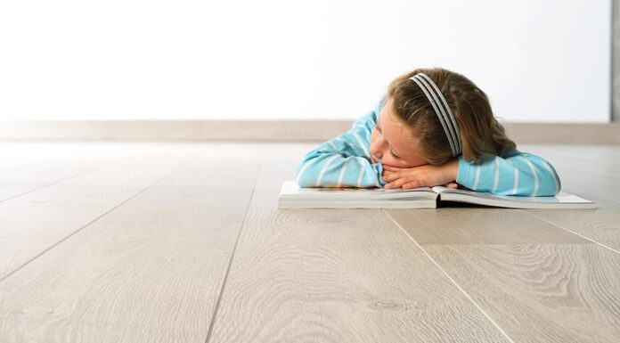 Винил против ламината: преимущества и недостатки обоих типов напольных покрытий