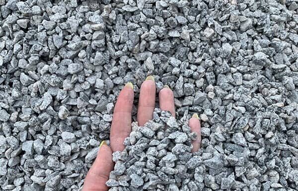 Гравий: особенности использования и разновидности материала