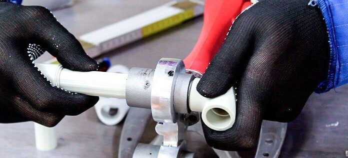 Как спаять две трубы ПВХ. Как спаять полипропиленовые (пластиковые) трубы