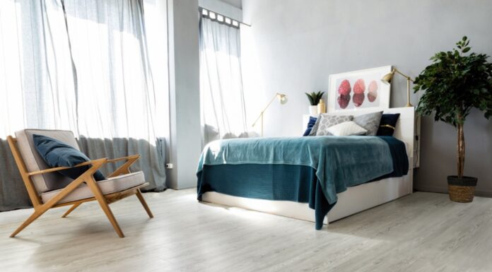 Почему кварцвиниловую плитку относят к напольным покрытиям премиум класса