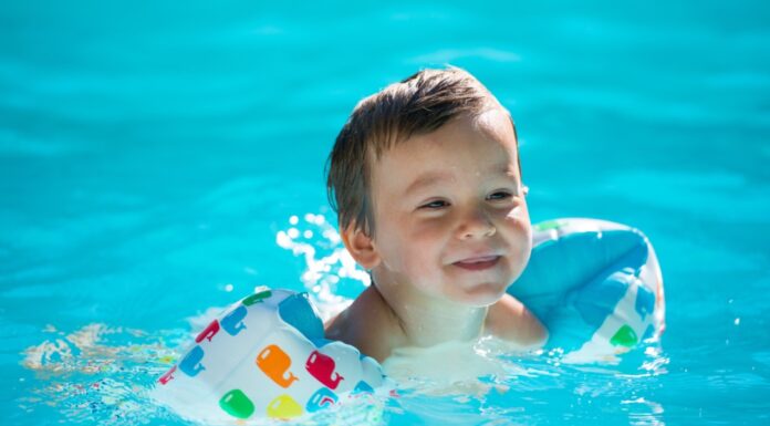 Обслуживание воды в бассейне