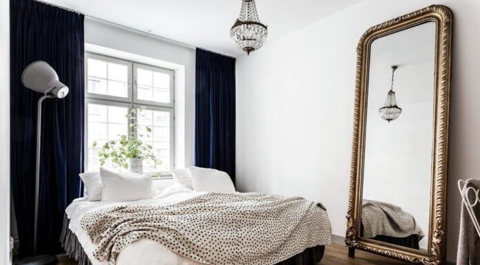 Какое зеркало выбрать для спальни, гостиной, зала и ванной комнаты?