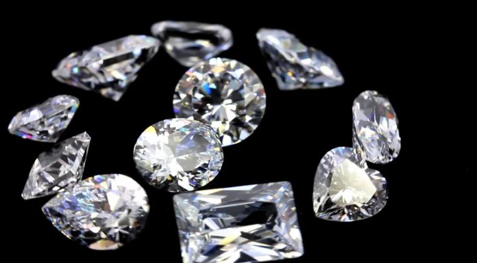 Какого цвета выбрать бриллиант в ювелирном изделии