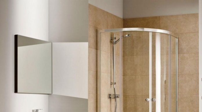 Угловые душевые кабины: преимущества и особенности