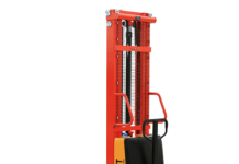 Безопасность при работе на штабелерах