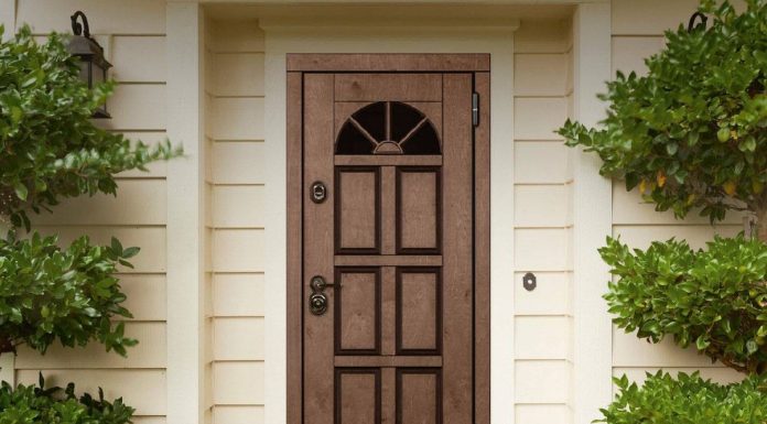 Выбираем входные двери в частный дом