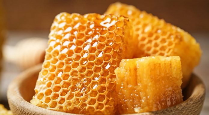 Где можно быстро продать или купить мед: как определить качественный мед