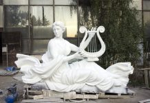 Украшаем сад садовыми фигурами