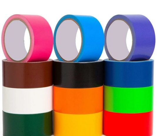 Цветной скотч: где применяют его вместе с прозрачным?