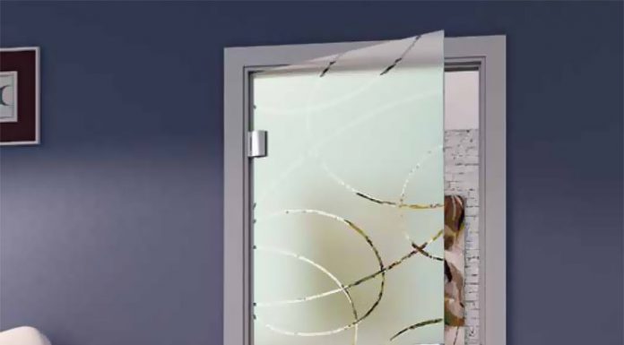 Где применяются стеклянные двери