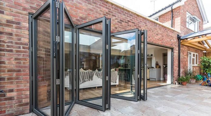 Удобство в каждом углу вашего дома: складная-сдвижная система FS портал для террас и веранд