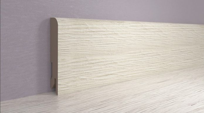 Стелим новые полы домой: как выбрать качественный плинтус