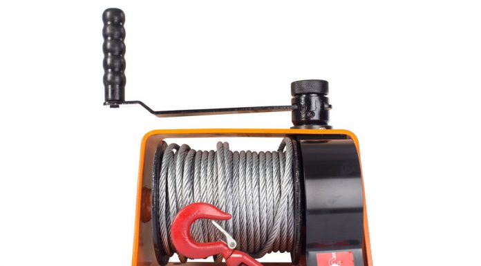 Лебедки в работе: ручные, автомобильные, электрические