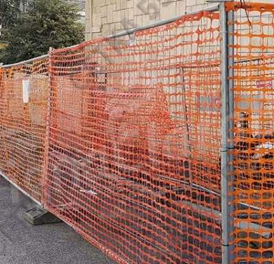 Сетка аварийного ограждения: надежная защита и безопасность