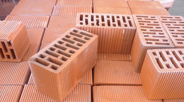 Двойной щелевой кирпич: особенности и плюсы