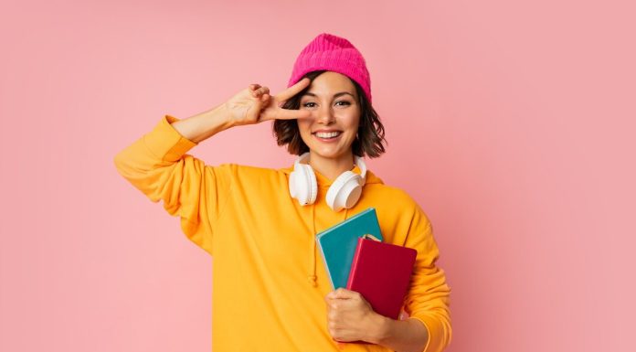 Олимпиада по математике: самые интересные задания, подготовка и стратегии победы https://ru.freepik.com/free-photo/studio-photo-of-happy-cute-student-with-notebooks-and-earphones-standing-on-pink_20342385.htm#fromView=search&page=1&position=31&uuid=49dcbd4f-1437-4bad-99fc-02f66ec61016