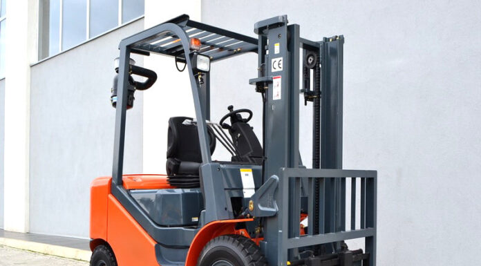 Вилочные погрузчики: важная техника на складах