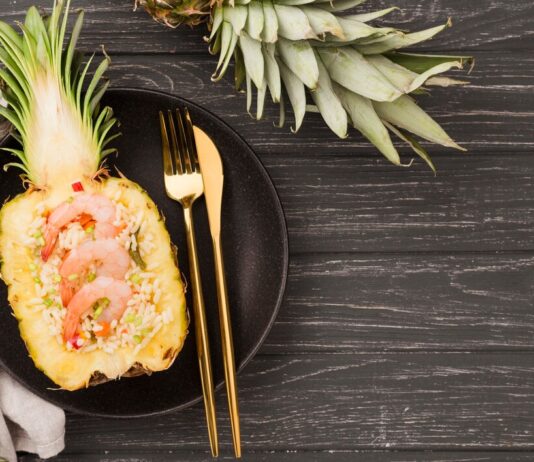 Салат с курицей, ананасами и сыром: рецепт с пошаговым приготовлением